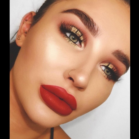 Too Faced Tutti Frutti Sparkling Pineapple Eyeshadow Palette - Picture 7 of 13